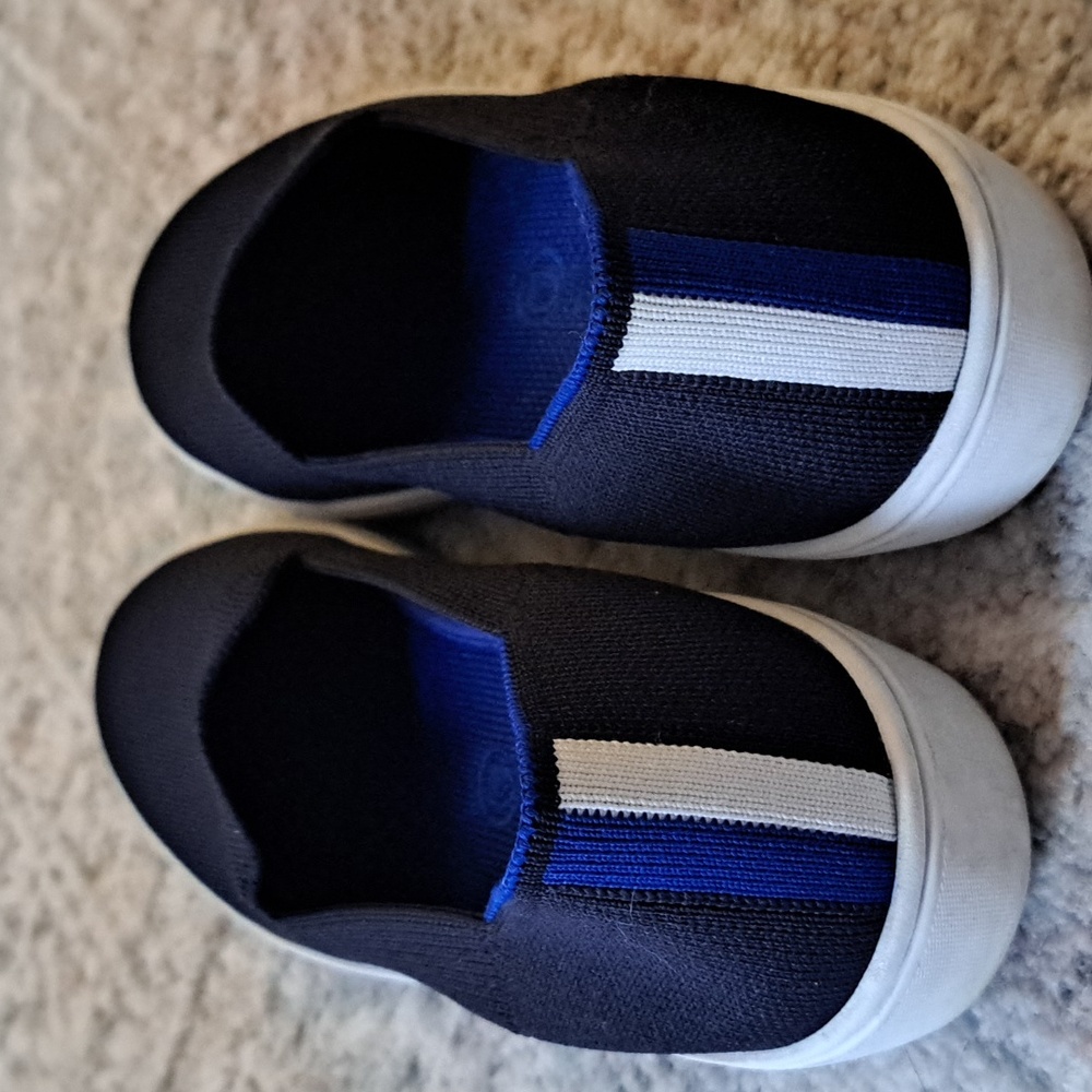 Rothys Original Sneaker - Picture 2 of 10